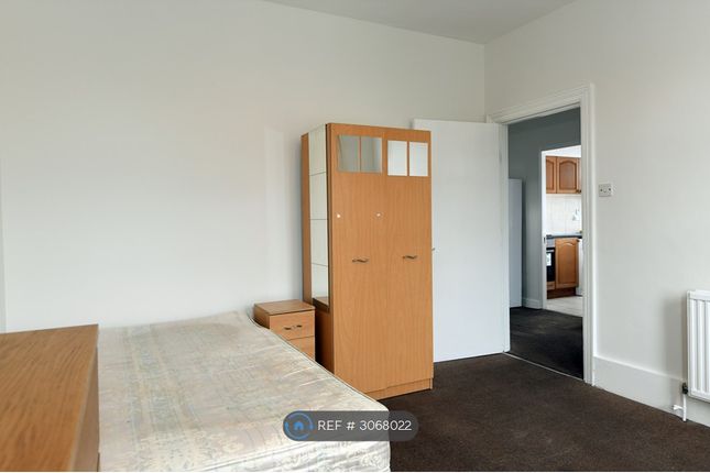 Flat, Audley Road, Hendon photo 4