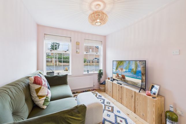 9, Burnleys Drive, Leeds photo 4
