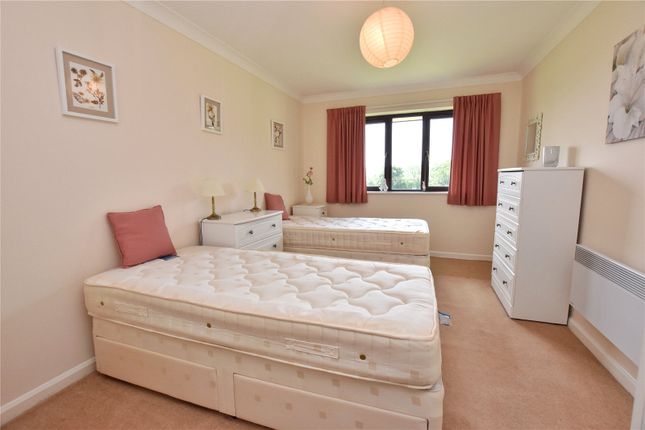 Apartment 25, Oakford Court,, Newshaw Lane, Glossop photo 3