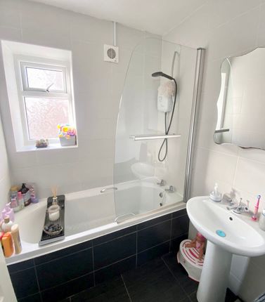 72, Llandudno photo 2