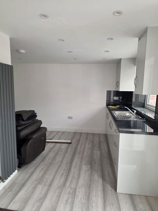 Bear Road, Feltham photo 2