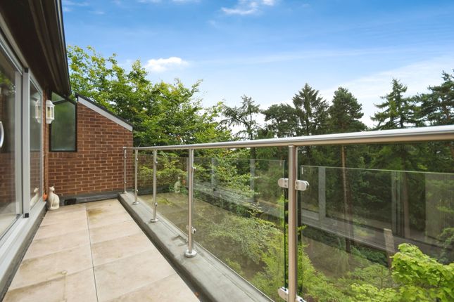 33, Whinfell Court, South Yorkshire photo 4