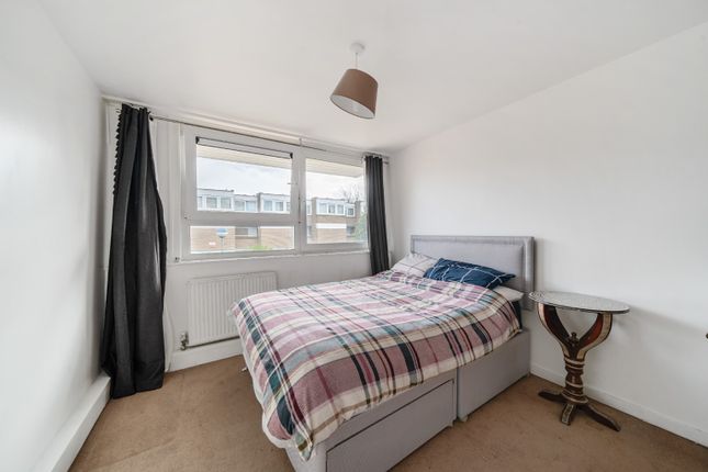 Flat for sale in Georges Road, London