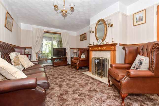 Churchill Avenue Walmer, Deal photo 4