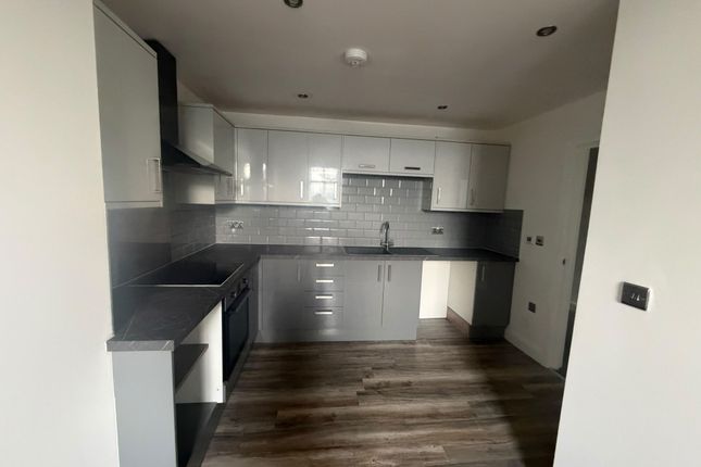 Flat 16(302), 46 Peckover street, Bradford photo 3