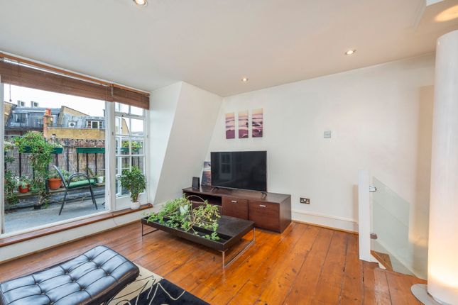 Flat for sale in Monmouth Street, Central St Giles