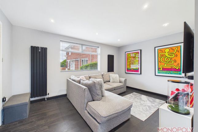 6 Bryn Grove, Wrexham photo 2