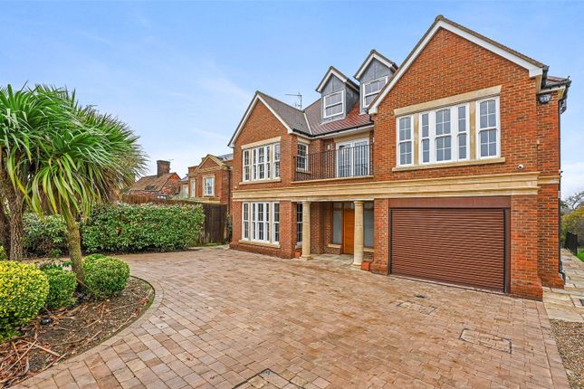 Detached house to rent in Manor Road, Chigwell, Essex