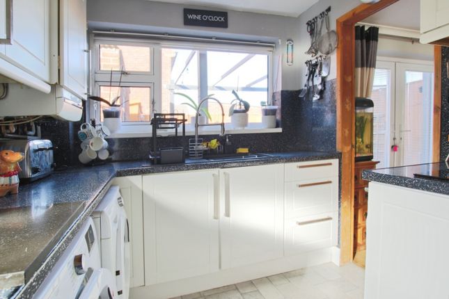 109 Kirkfield Road, Withernsea, East Riding Of Yorkshire photo 2