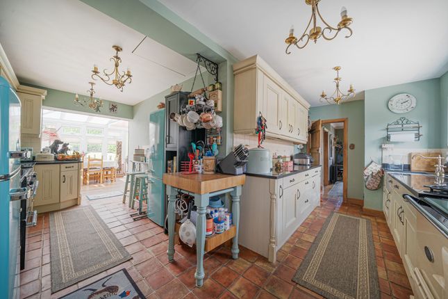 2 Lansdowne Avenue, Andover photo 3