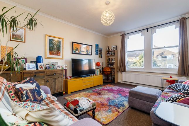 Thumbnail Flat to rent in Culverden Road, London