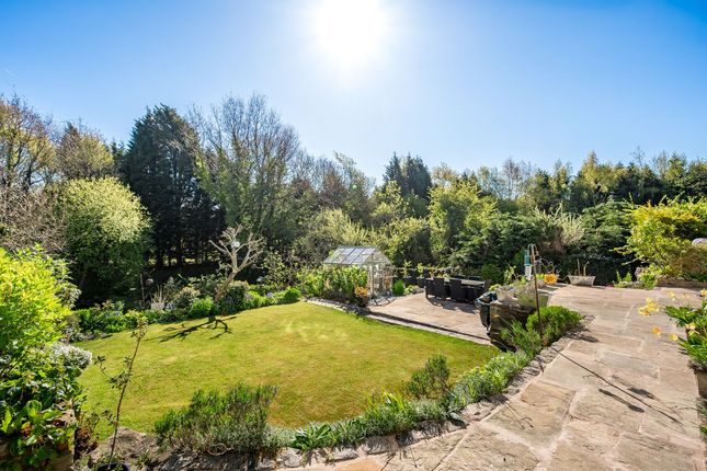 60 Long Lane, Glossop photo 4