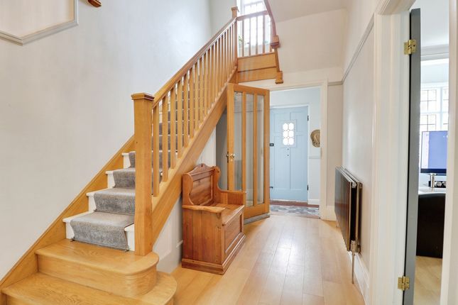 31, Mount Avenue, Westcliff-on-sea photo 2