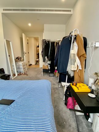 Flat to rent in Emery Way, London