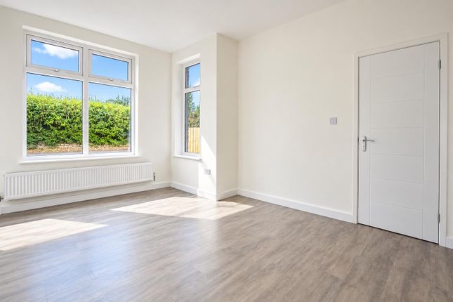 Ty'r Winch Road, Cardiff photo 3