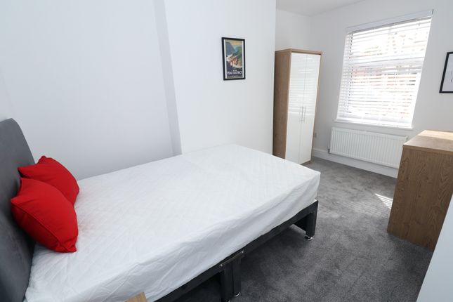 Room 5, 267 Walthall Street, Crewe, Cheshire photo 2