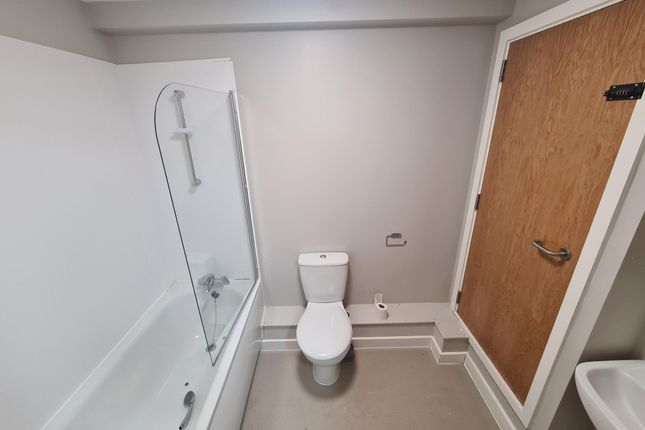 Flat to rent in Park Road, Coventry