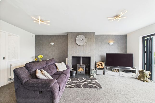 15 Fletcher Close, Torquay photo 4