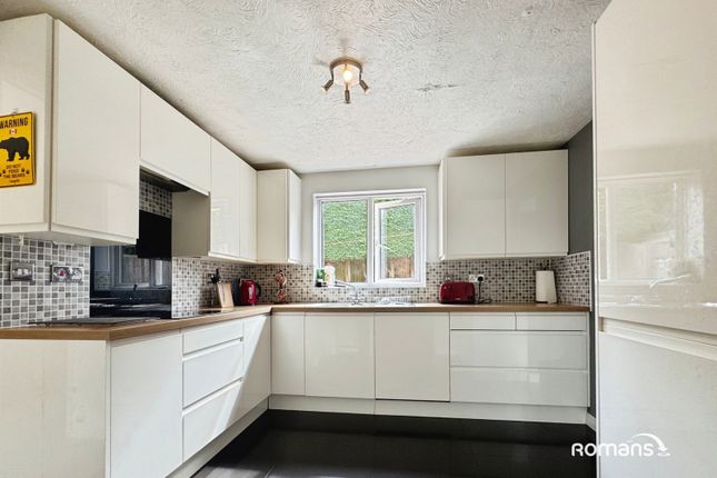 21, Lyndhurst Drive, Hampshire photo 2