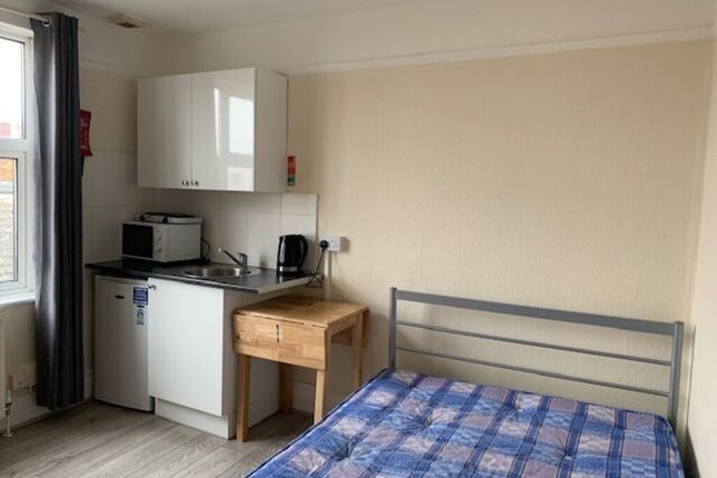 Thumbnail Room to rent in Eltham High Street, London