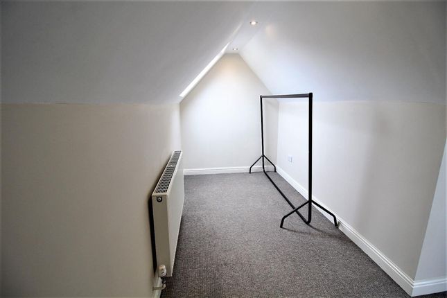 Flat B, 21 Royal Avenue, Scarborough photo 4