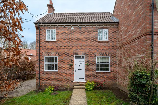 Thumbnail Semi-detached house for sale in Huntington Road, York