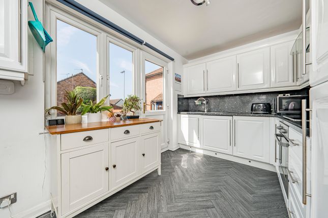 22, Sedley Grove, Uxbridge photo 4