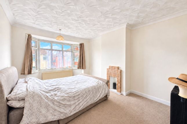 25, Middle Avenue, Leicestershire photo 3