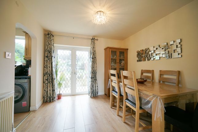 11, Manor Road, Chesham photo 4