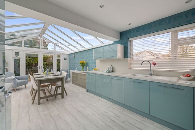 7 Seafield Close, Chichester photo 4