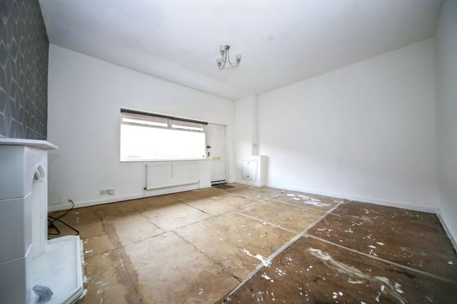 335 Wigan Road, Wigan photo 4