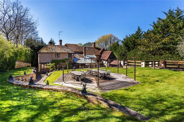 Country house for sale in Woodhill Lane, Shamley Green, Guildford, Surrey