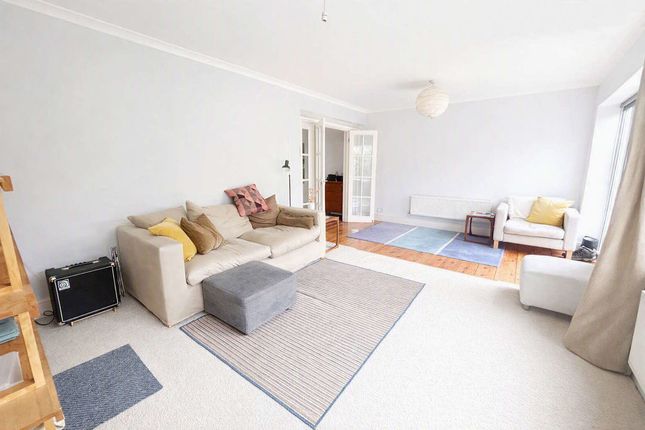 43, Wootton Road, Lee-On-The-Solent photo 4
