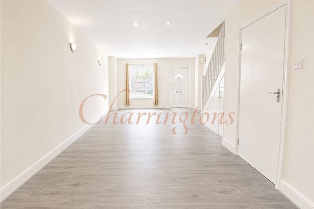 24 Marloes Close, London photo 2