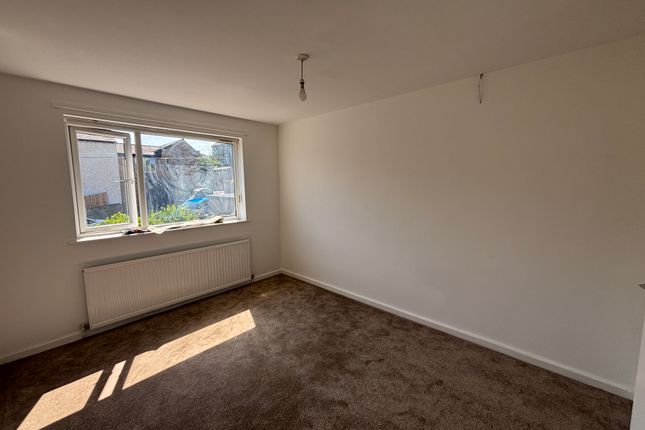 25, Huddersfield photo 5