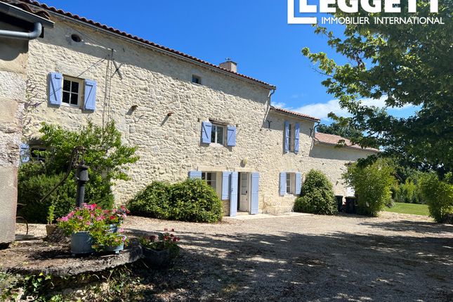 Villa for sale in Margueron, Gironde, Nouvelle-Aquitaine