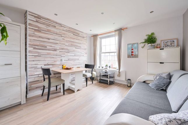 Flat for sale in Old Kent Road, South Bermondsey, London