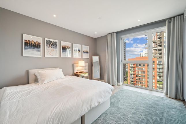 Flat 41, 50, Brent House, Wandsworth Road, London photo 2