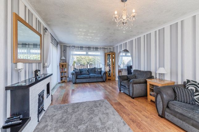 34, Wentworth Drive, Rochester photo 3