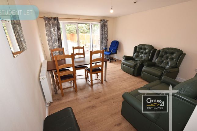 Lodge Road, SOUTHAMPTON photo 3