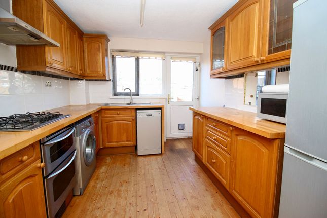 13 Melville Close, Southampton photo 2
