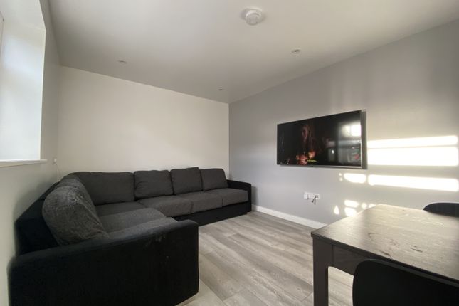 41B, Richards Street(*), Cardiff photo 4