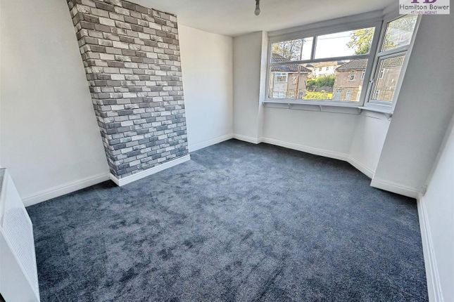 13, Leafield Grove, Bradford photo 2