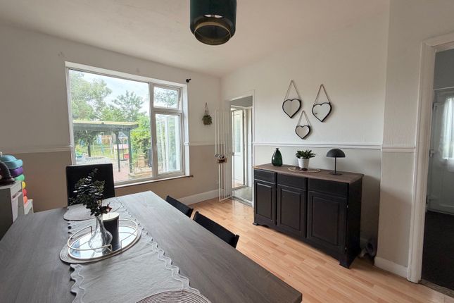 151, Burton-on-Trent photo 4