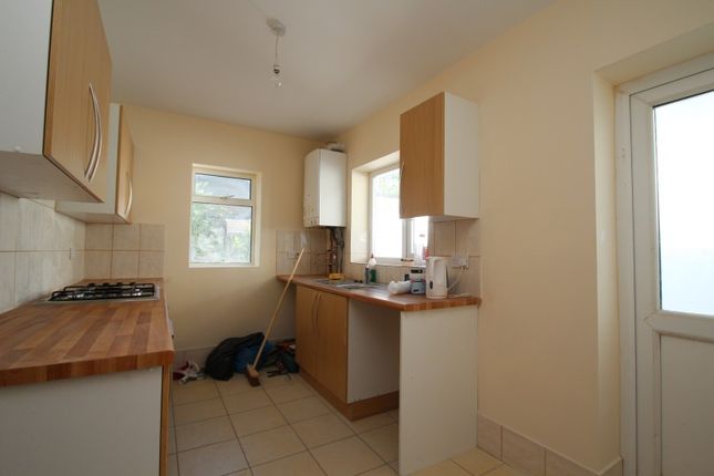 8, Stamford Road, Illford photo 5