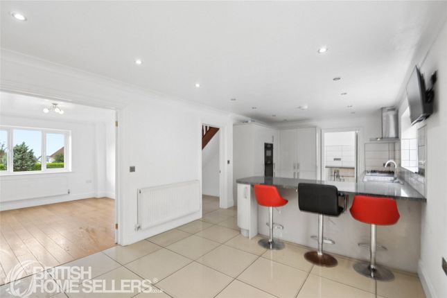 4, Clos Y Capel, Carmarthenshire photo 4