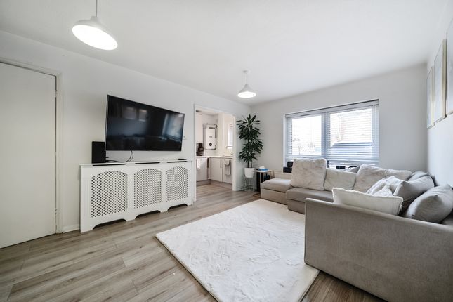 Thumbnail Flat for sale in Streatham Place, London