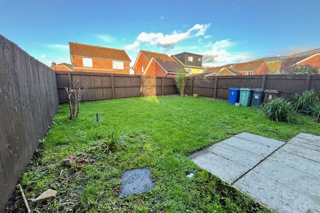 5 Newby Close, Bury photo 2