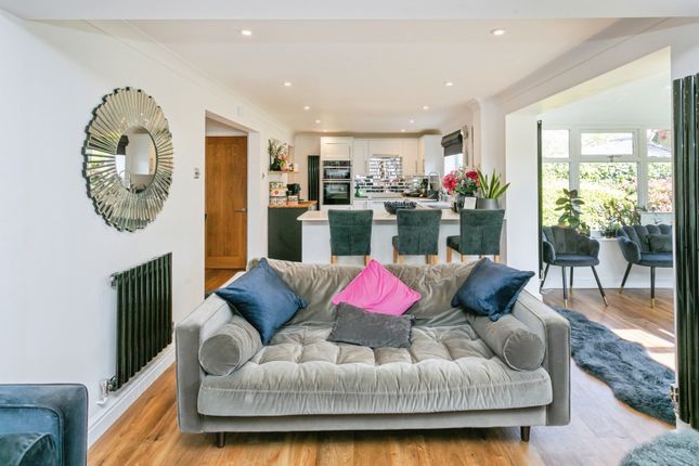26, Dickens Drive, Milton Keynes photo 4