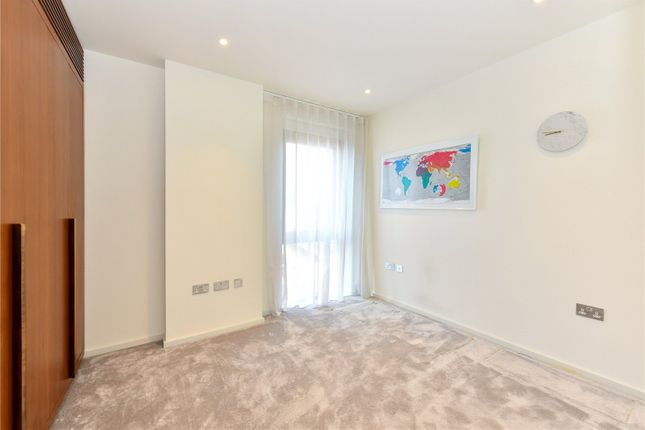 Flat for sale in Capital Building, 8 New Union Square, London